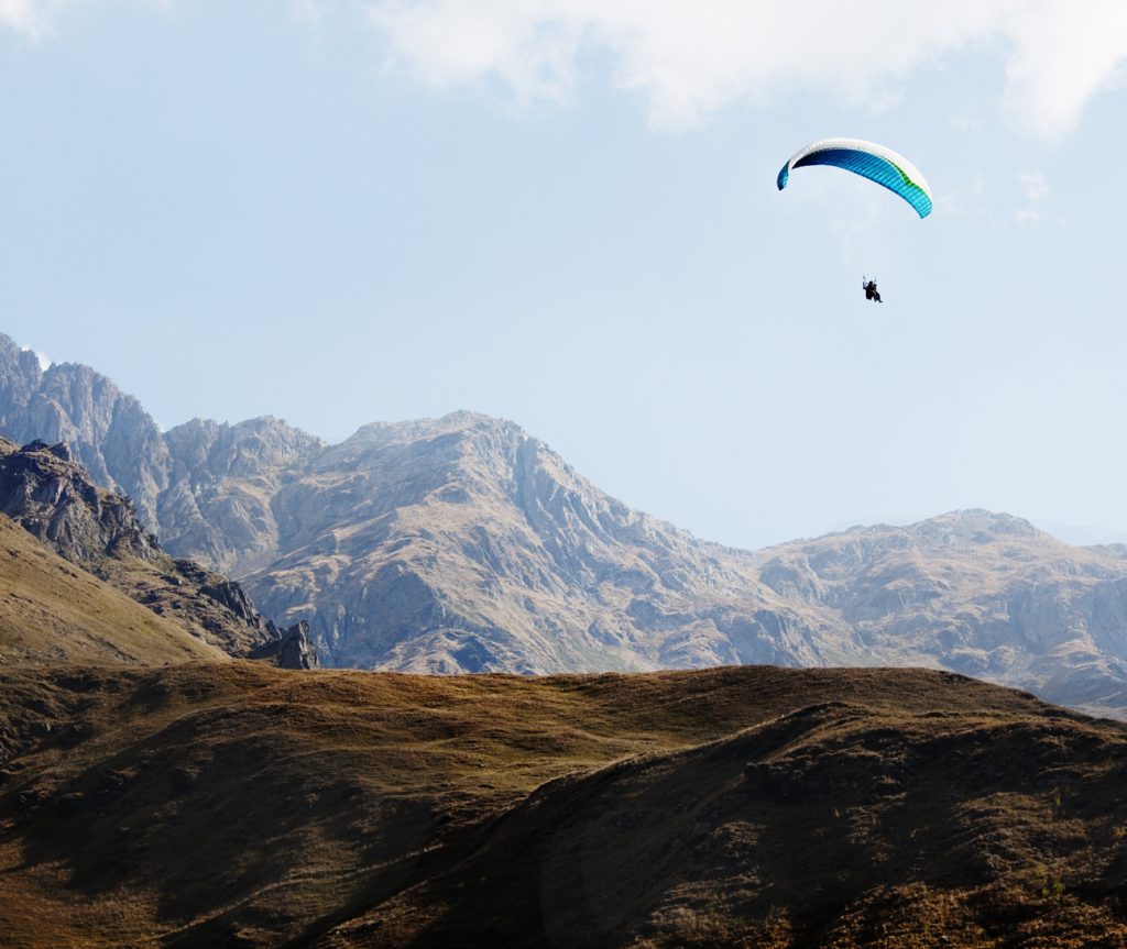 Abenteuerland Georgien; Gleitschirmfliegen 