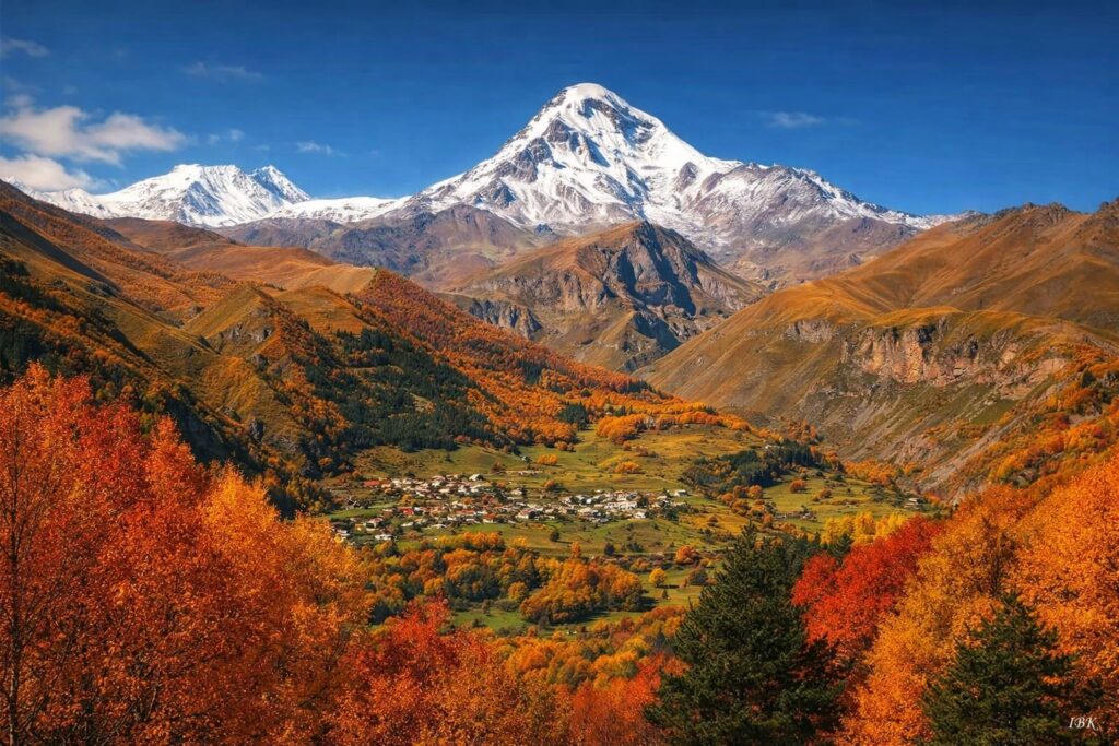 Vier Jahreszeiten in Georgien: Kasbegi im Herbst