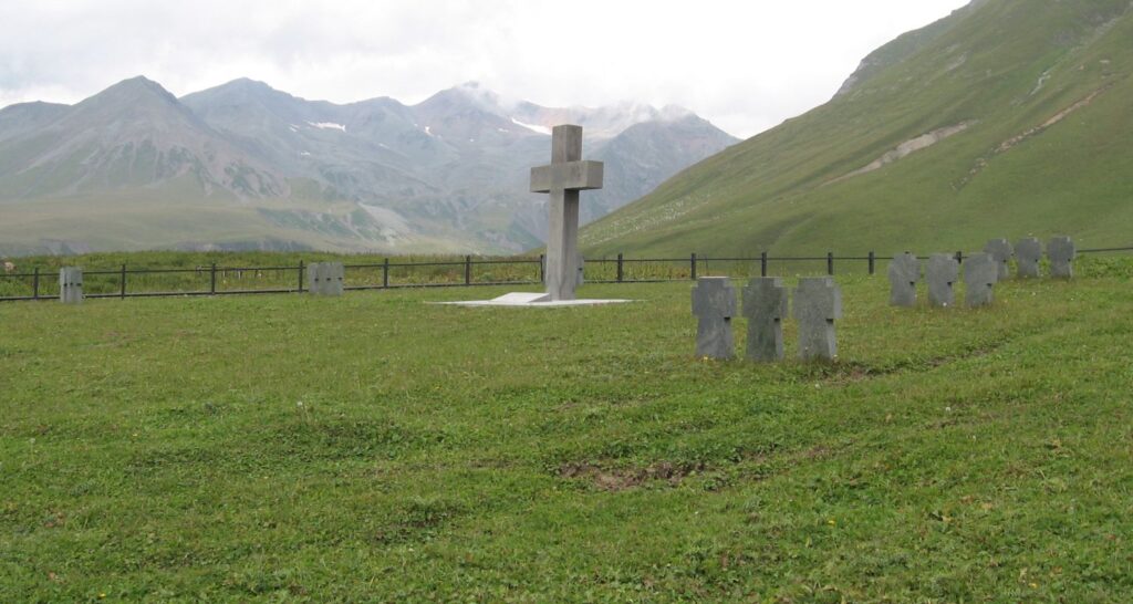 Der deutsche Gefangenenfriedhof im Nationalpark Kasbegi