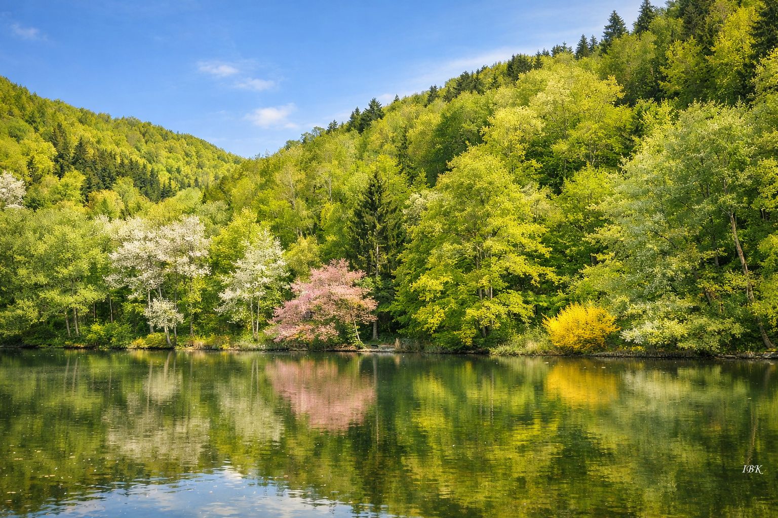 Vier Jahreszeiten in Georgien: Bateti-See im Frühling